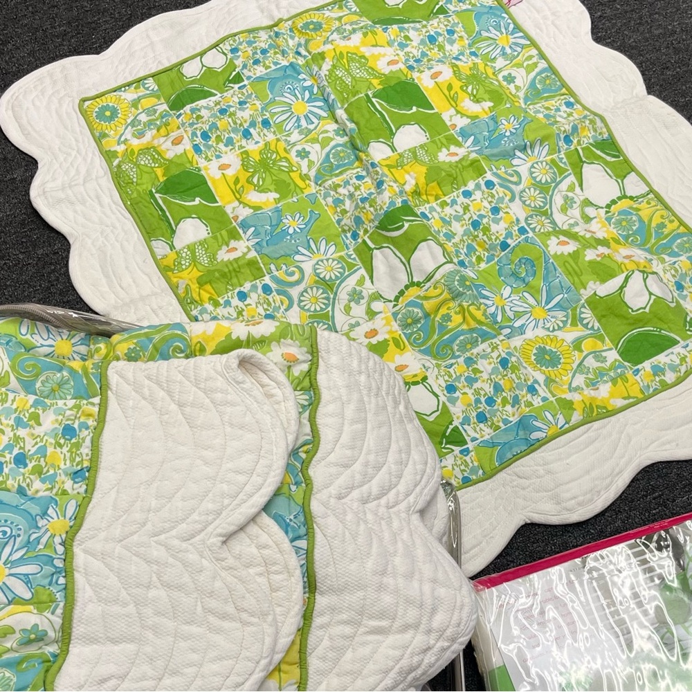 Very rare Lilly Pulitzer full/queen comforter